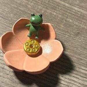 Frog on a lily pad incense holder